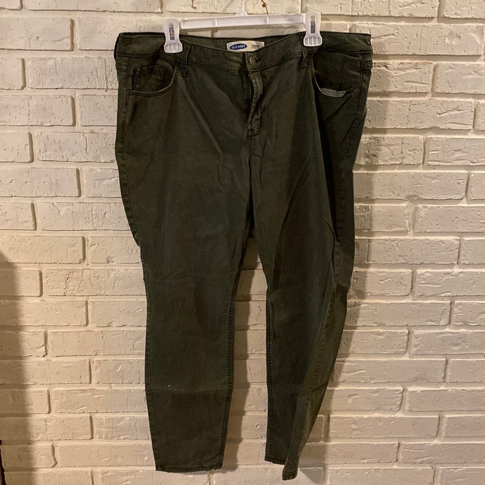 Mid-Rise Sateen Rockstar Super Skinny Jeans